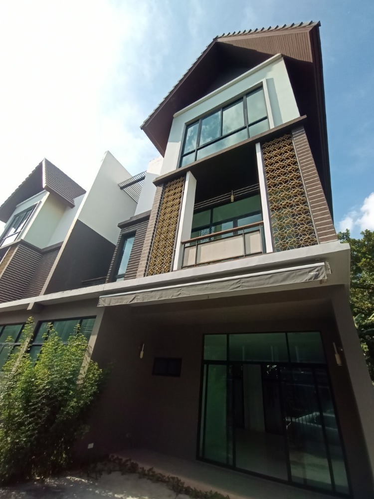 For SaleTownhouseBang Sue, Wong Sawang, Tao Pun : Townhome for sale, Flora Wong Sawang, nice to live in