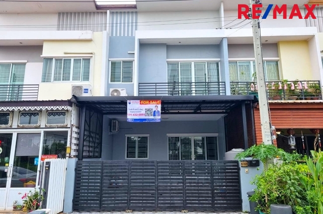 For SaleTownhousePathum Thani,Rangsit, Thammasat : Townhouse for sale, The Money Rangsit-Khlong Sam, only 4 minutes from Rangsit-Nakhon Nayok Road, new condition