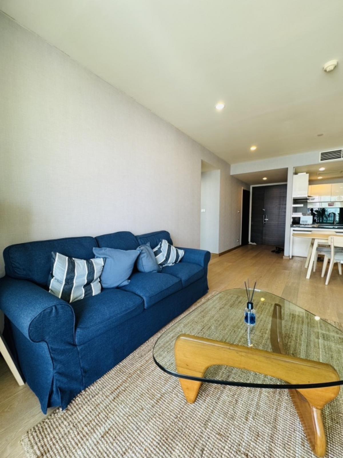 For SaleCondoWongwianyai, Charoennakor : #Pet-friendly condo for sale: Watermark Chao Phraya Condo, 6-star condominium, ready to move in, area 97.37 sq m, 12th floor, Building B, 180-degree view of the Chao Phraya River, 2 bedrooms, 2 bathrooms, fully furnished, ready to move in