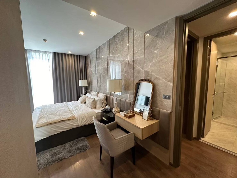 For RentCondoSilom, Saladaeng, Bangrak : 🌈 Luxury Private Residences Low Rise 7 floors, new room, ready to move in, city center 📍Silom-Surawong-Sathon