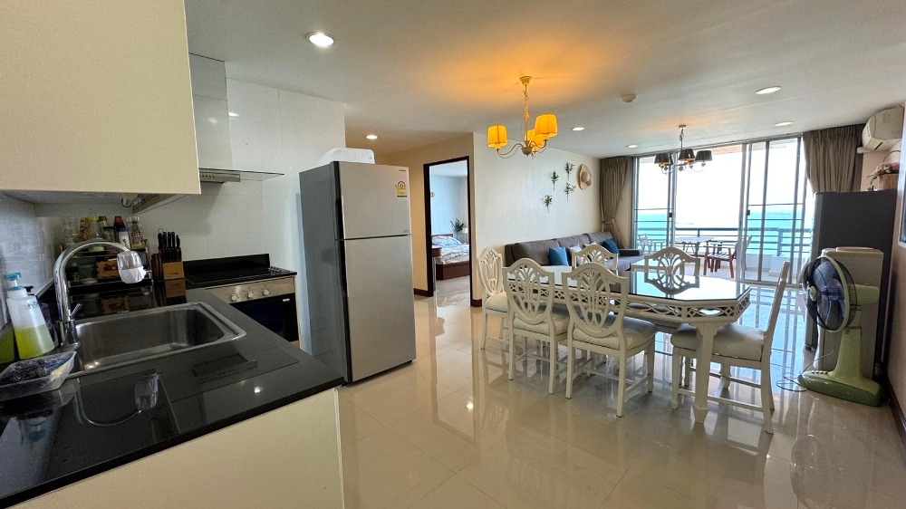 ขายคอนโดศรีราชา แหลมฉบัง บ้านบึง : Rama Harbour Condo View for sale with tenant, Sriracha, Chonburi, on the 13th floor with 3 Bedrooms, 2 bathrooms  Rent 35,000/ month Sale Baht 7 Million