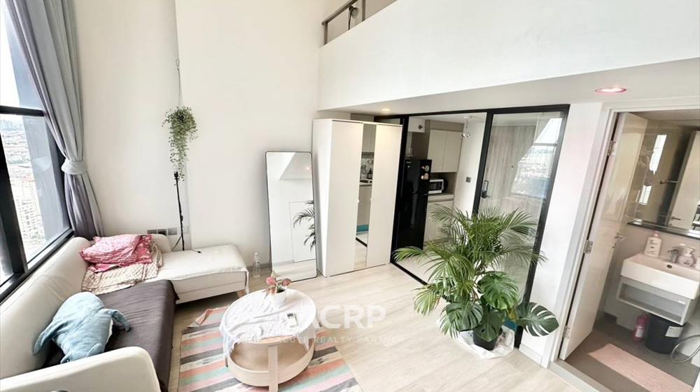 For SaleCondoSathorn, Narathiwat : For sale with a tenant: Knightsbridge Prime Sathorn, a duplex unit near BTS Chong Nonsi.