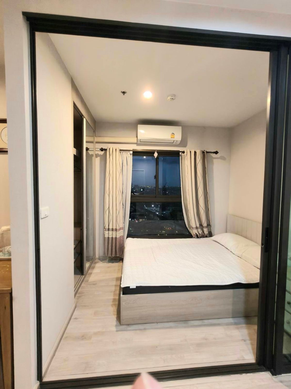 For RentCondoRama9, Petchburi, RCA : ❤️Beautiful room for rent❤️