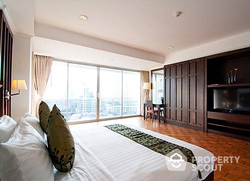 For RentCondoSathorn, Narathiwat : 3-BR Condo at The Natural Park Apartment near BTS Phrom Phong