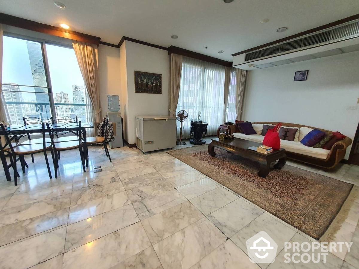 For SaleCondoSathorn, Narathiwat : 3-BR Condo at Sathorn House Condominium near BTS Surasak