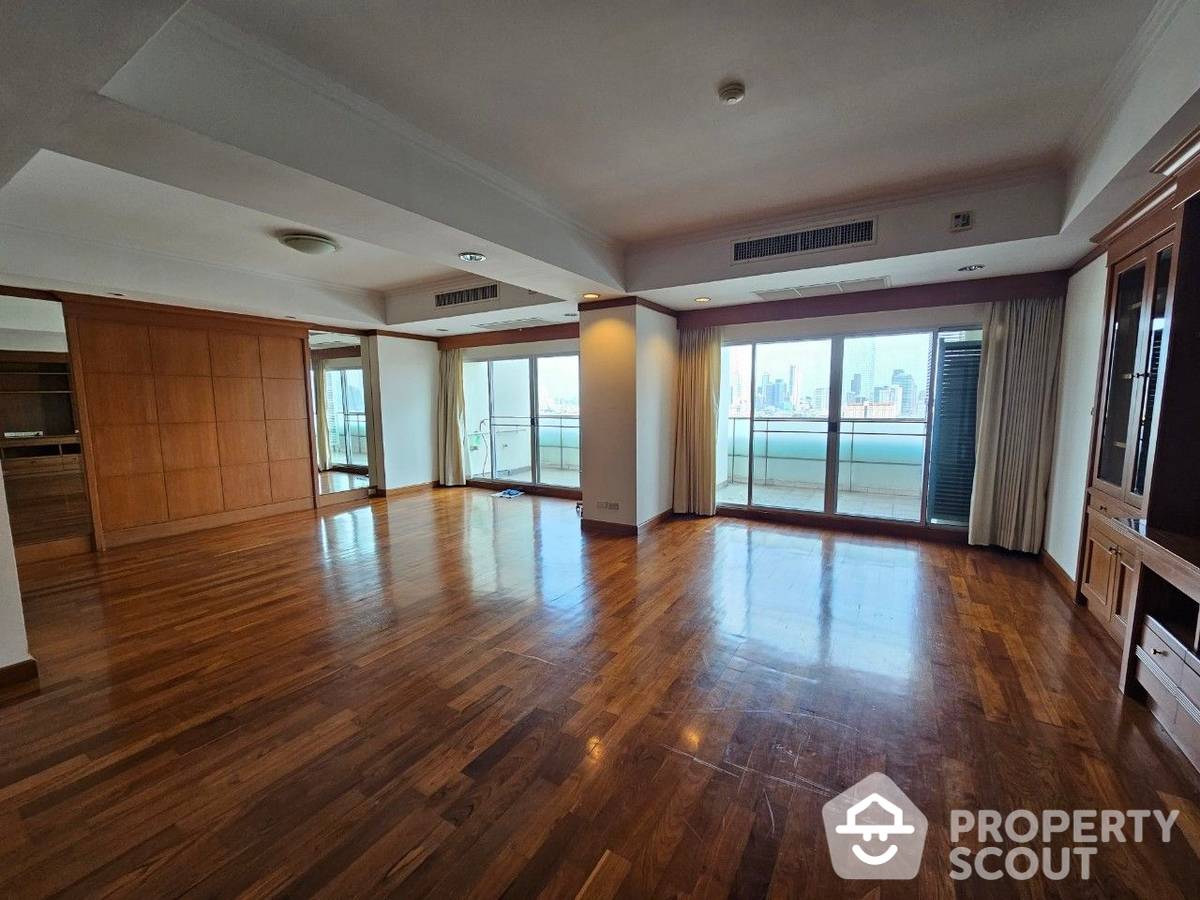 For RentCondoSathorn, Narathiwat : 2-BR Duplex at Baan Nonsi close to Thanon Chan