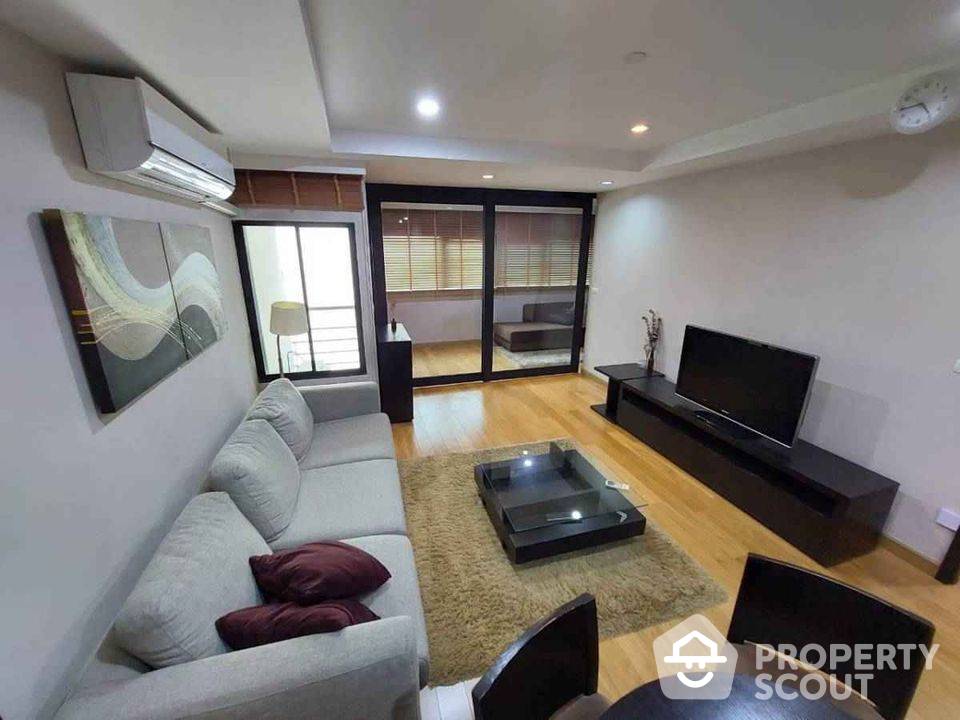 For SaleCondoSathorn, Narathiwat : 1-BR Condo at Sathorn Gardens near MRT Si Lom