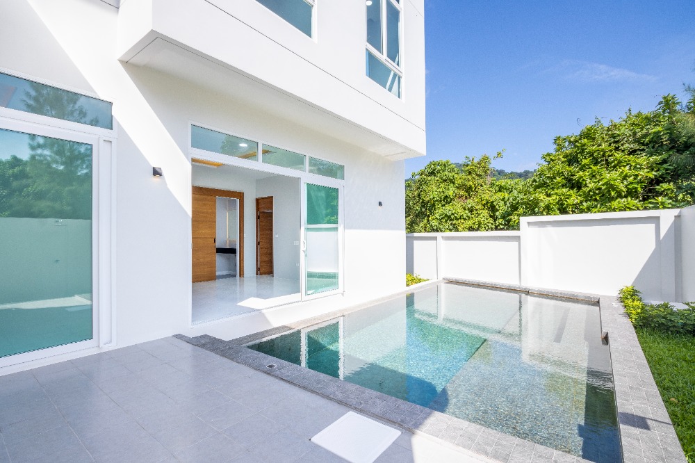 For RentHousePhuket : A Luxurious Pool Villa for Rent and Sale‼️