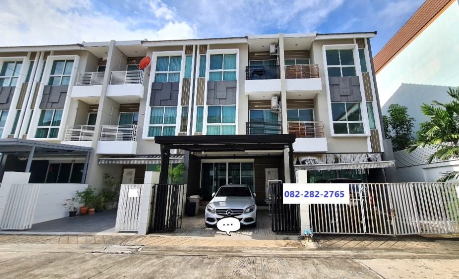 For SaleTownhousePattanakan, Srinakarin : 21.5 sq m, 3 bedrooms, 3 bathrooms, 3-storey townhouse, The Estate Srinakarin 2