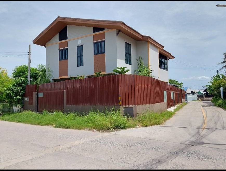 For SaleHousePattaya, Bangsaen, Chonburi : Urgent sale!! 2-storey detached house, 75 sq m., 2 bedrooms, ready to move in, red plan, near Wonnapha Beach, Soi Premchai Rat, Thesaban Phatthana Road