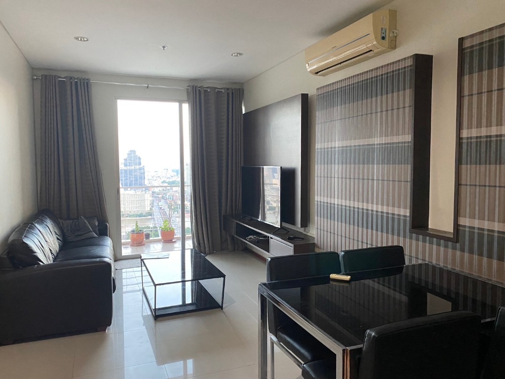 For RentCondoWongwianyai, Charoennakor : Condo for rent, Villa Sathorn, 40th floor, river view, size 56 sq m., 1 bedroom, 1 bathroom, near BTS Krung Thon Buri Station, 50 meters.