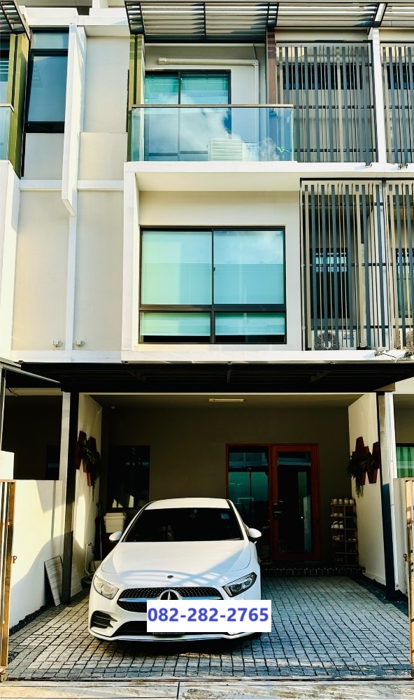 For SaleTownhouseKaset Nawamin,Ladplakao : 21.9 sq.w. 3 bedrooms, 4 bathrooms, 3-storey townhouse, Landmark Ekkamai Ram Intra