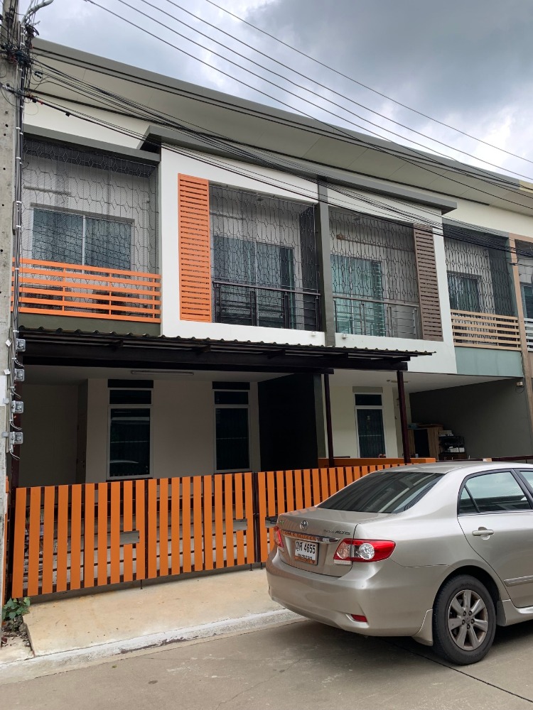 For SaleTownhouseNawamin, Ramindra : For sale: 2-storey townhouse, completely renovated, ready to move in, near the electric train, expressway, motorway, Habitia, Ram Intra ring road, Khlong Song road