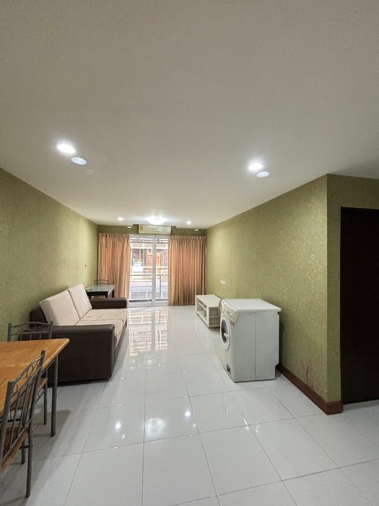 For RentCondoSukhumvit, Asoke, Thonglor : 🔥 For rent Le Cosi Ekamai 28, very spacious room, good price, good value in Ekkamai area