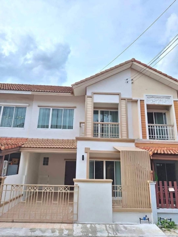 For SaleTownhousePathum Thani,Rangsit, Thammasat : 2-storey townhouse, newly decorated throughout