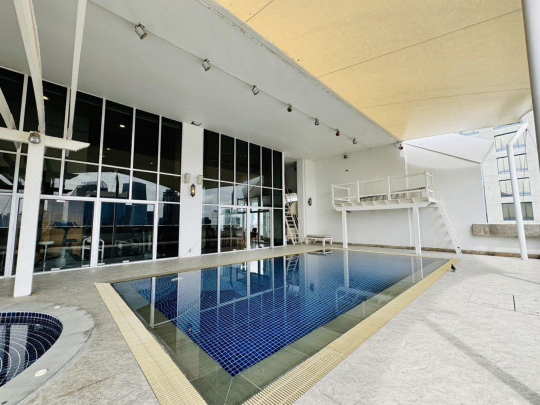 For SaleCondoSathorn, Narathiwat : Sale Unique Duplex Penthouse with huge private pool at Sathorn Park Place, Approximate usable area 1,400 sq. meter