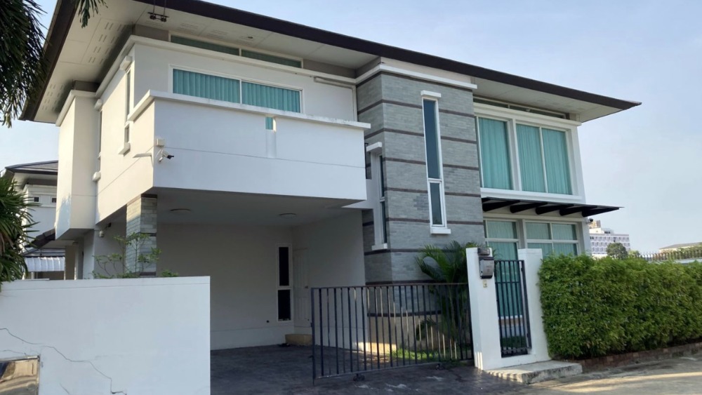 For SaleHouseMin Buri, Romklao : **New house, ready to move in, Sammakorn Ramkhamhaeng Village** The village is located on Ramkhamhaeng Road, Soi Ramkhamhaeng 162/1, no need to enter the alley, no flooding, the house is ready to move in! Just bring your bag and move in.