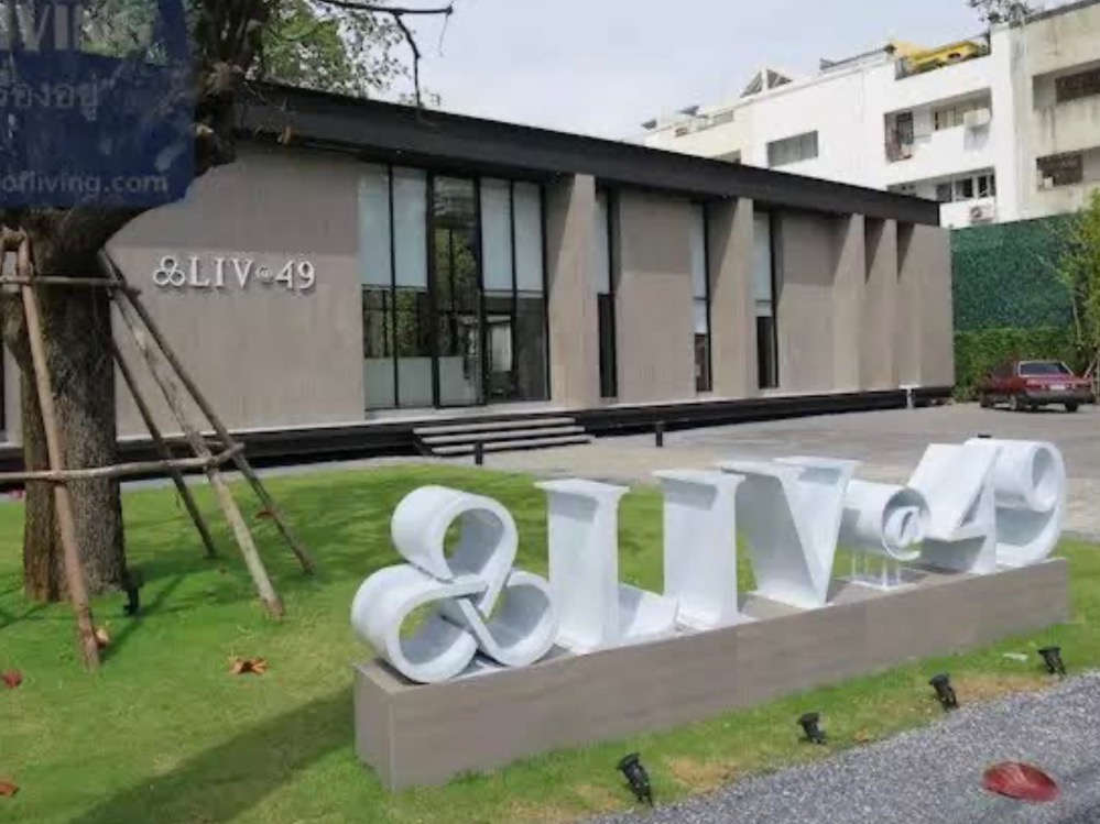 ขายคอนโดสุขุมวิท อโศก ทองหล่อ : 🏙️ Urgent Sale! Below Market Price! Luxury Condo Liv@49 in the Heart of Bangkok – Priced to Move!