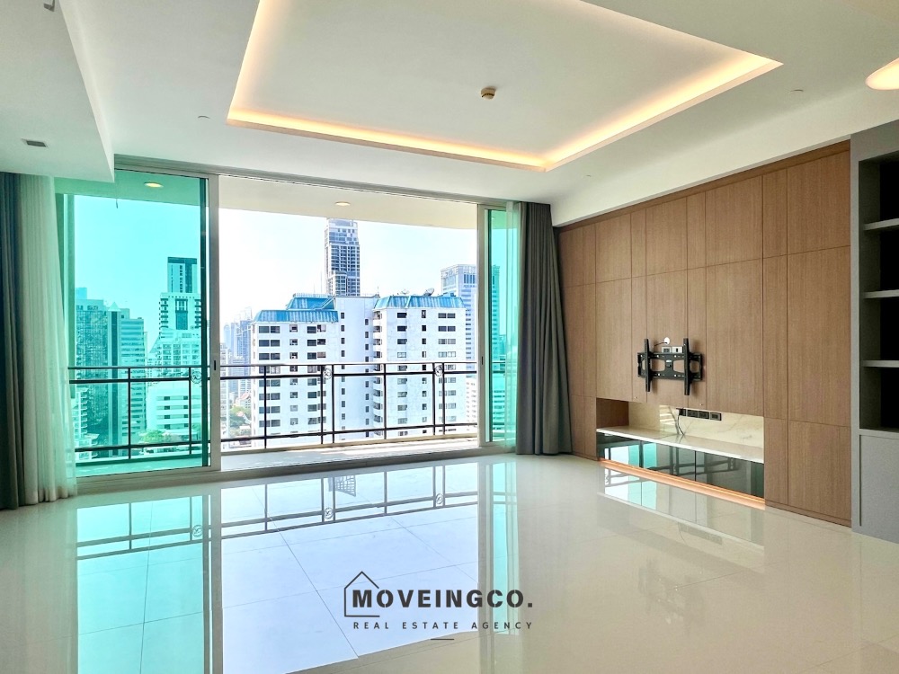 For SaleCondoSukhumvit, Asoke, Thonglor : A luxury condominium 2 bedrooms at Sukhumvit Soi 31 for Sale - Royce Private Residences