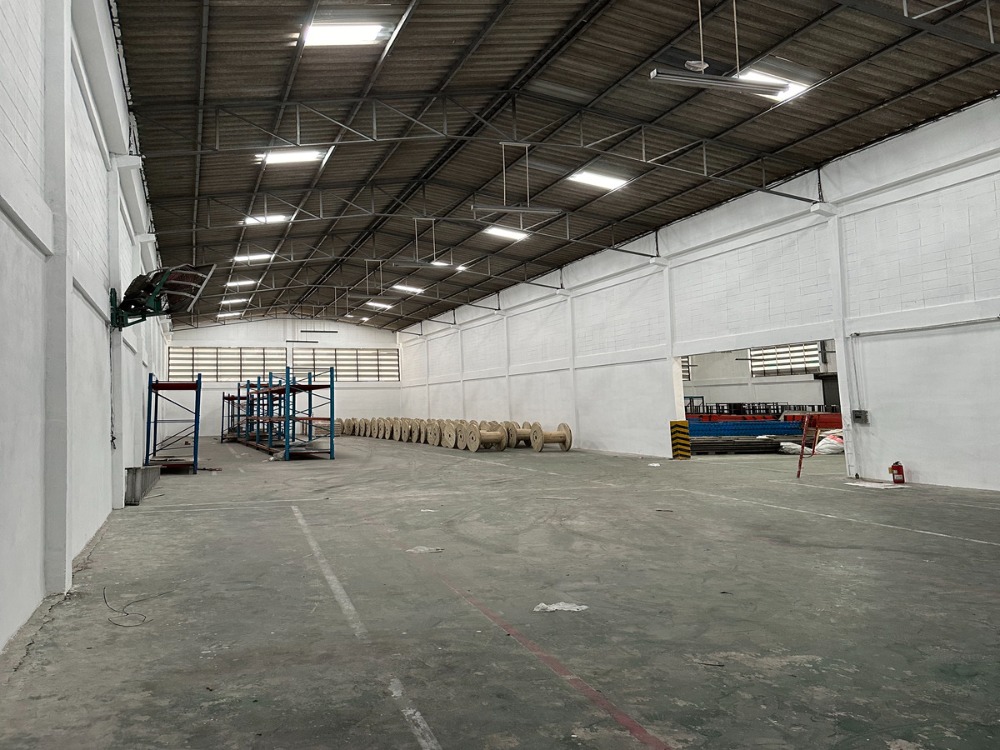 For RentWarehouseRathburana, Suksawat : Warehouse for rent, Suk Sawat, Phra Pradaeng, Samut Prakan, size 1,600 sq m.