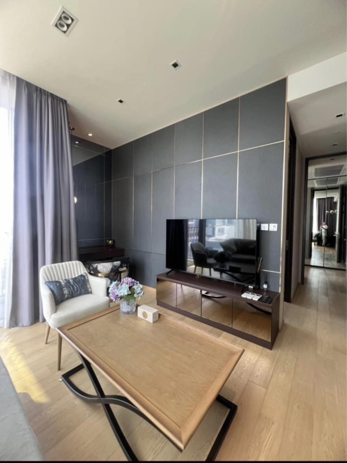 For RentCondoWitthayu, Chidlom, Langsuan, Ploenchit : FOR RENT : LUXURIOUS 2 BEDROOMS UNIT @ 28 CHIDLOM