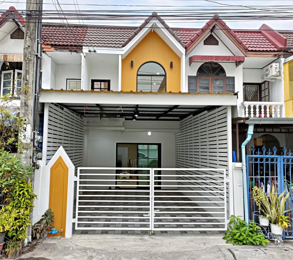 For SaleTownhouseNawamin, Ramindra : Renovated house for sale, great value, good location, near BTS and private schools