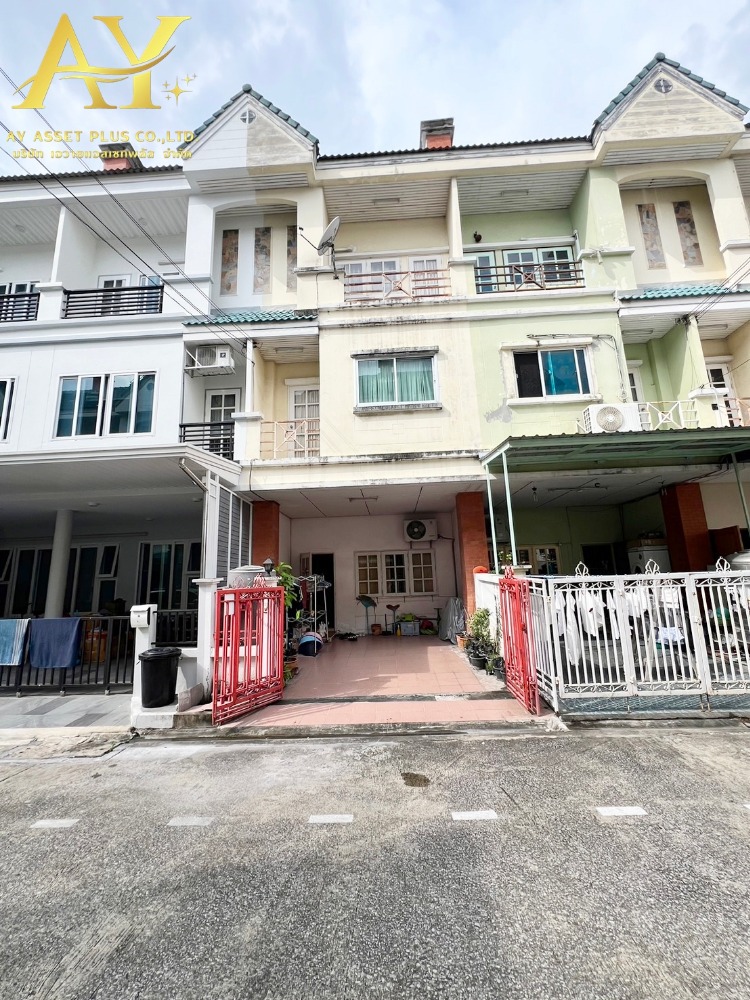 For SaleTownhomeChokchai 4, Ladprao 71, Ladprao 48, : For sale: 3-storey townhouse, Ketnuti Cheminee Project, Lat Phrao 87, near Crystal Design Center, CDC, along the expressway, Ekkamai-Ram Intra, Central Eastville