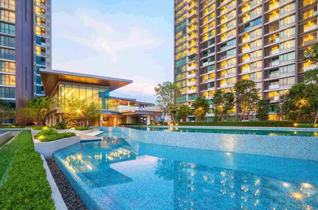 For SaleCondoBang Sue, Wong Sawang, Tao Pun : Penthouse Condo; Large river view condo with private rooftop, 2 bedrooms, 2 bathrooms