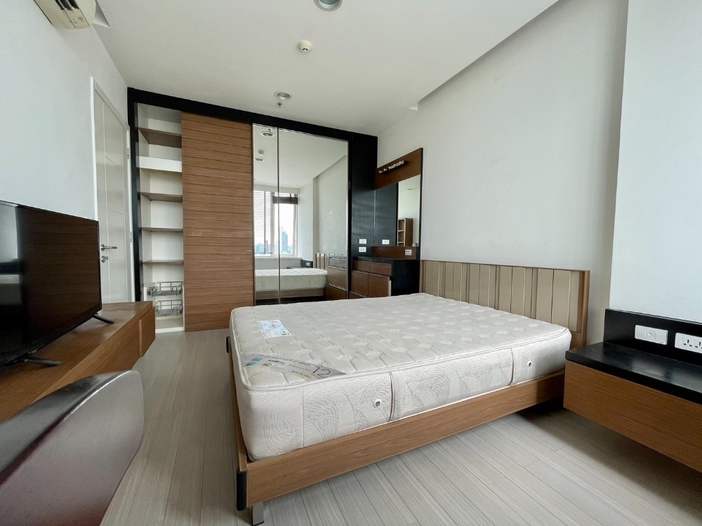 For RentCondoRama9, Petchburi, RCA : 🌆Large room for rent, good price✨ TC. Green Rama 9, Building A, 20th floor, size 41 sq m, 1 bedroom, 1 bathroom, price 16,500 baht