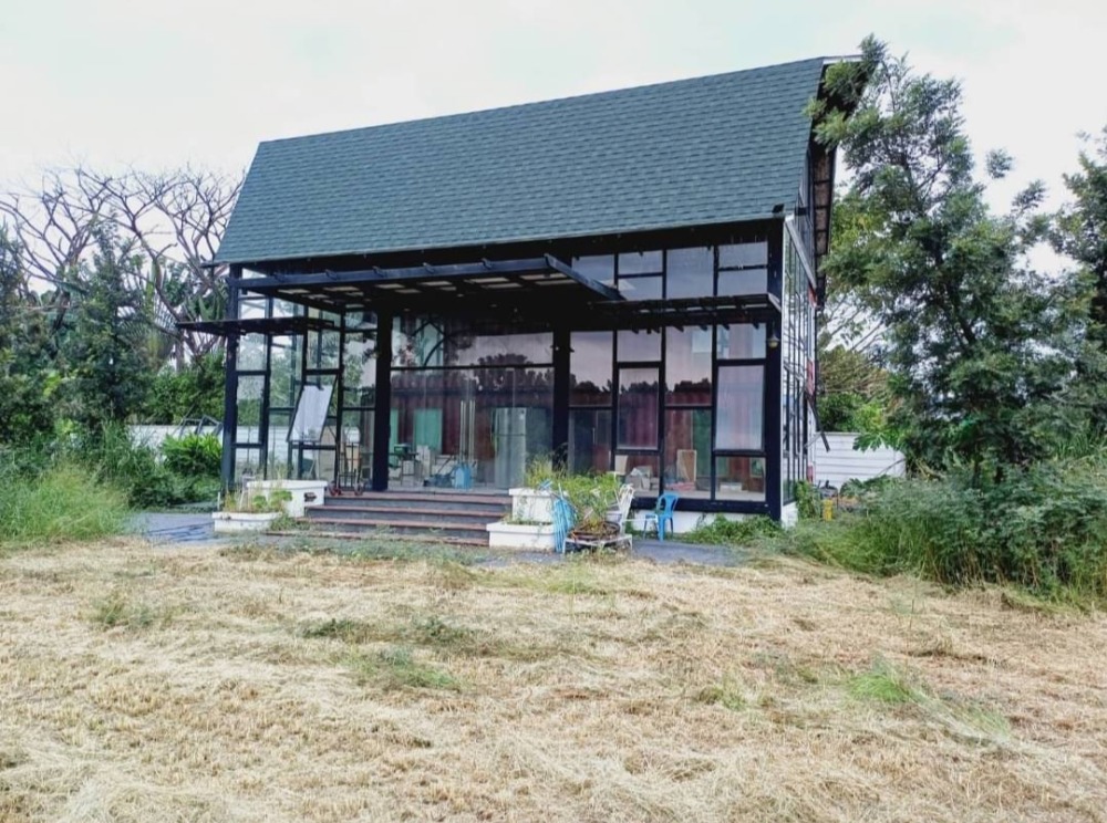 For RentRetailPhutthamonthon, Salaya : For rent: Area with building structure, garden atmosphere, suitable for a restaurant, coffee shop, warehouse or other business. Location: Phutthamonthon Sai 2, Soi 27, about 1 km from the main road. Near Krua Ban Sai, near Wan Krob Farm & Cafe.