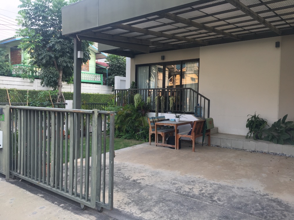 For RentTownhouseMin Buri, Romklao : 3-storey townhouse with furniture, beautifully decorated, for rent in the Krungthep Kreetha-Romklao area, near Market Place Krungthep Kreetha, only 900 meters away.