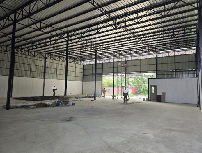 For RentWarehouseNawamin, Ramindra : For Rent Warehouse for rent with office, Minburi area, Nimit Mai Road, Nimit Mai Alley, 50 meters into the alley, near the eastern ring road / Warehouse area 550 square meters, very good location / large vehicles can enter and exit