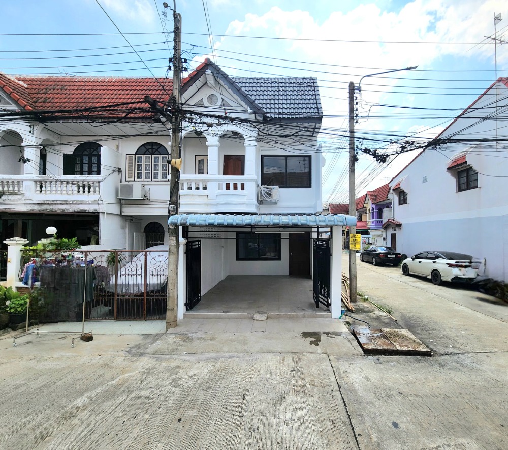 For SaleTownhouseNawamin, Ramindra : Townhouse for sale, corner unit, Khubon Road, good location, at the beginning of the alley.