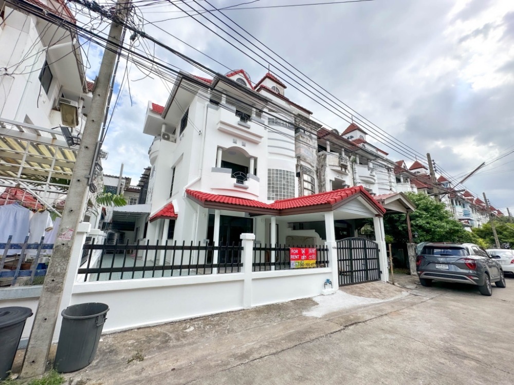 For RentHouseOnnut, Udomsuk : For rent: 4-storey twin house, Home Avenue Village, Soi Prawit and Friends 16, near Punnawitthi BTS station