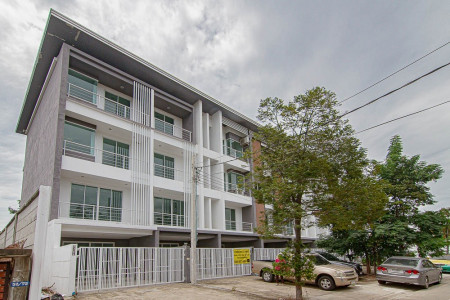 For SaleShophouseNonthaburi, Bang Yai, Bangbuathong : New Commercial building for sale in Soi Tiwanon 25, area 245.7 sqm. land 43.9 sq.wah, near the sky train, the Ministry of Public Health