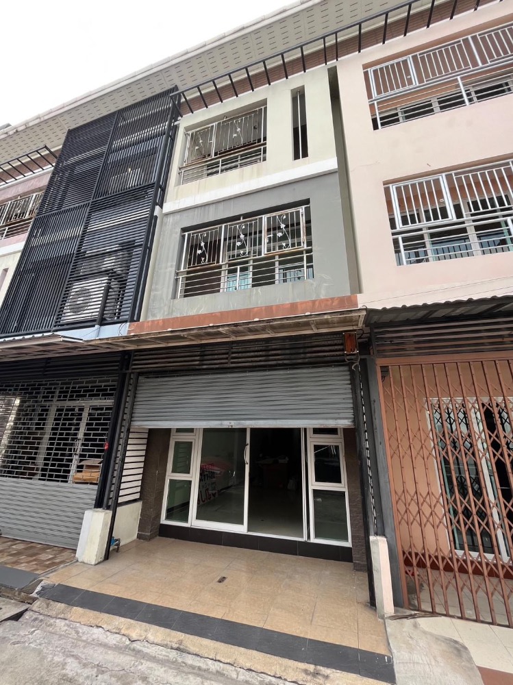 For RentShophouseRama3 (Riverside),Satupadit : Commercial building for rent, 3.5 floors, opposite Terminal 21 Rama 3, near expressway, BRT Charoen Rat Station