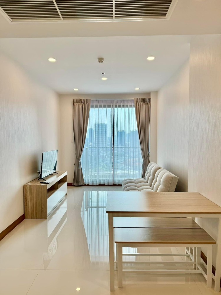 For RentCondoWongwianyai, Charoennakor : For rent, large room, ready to move in, very good price! Supalai premier charoen nakhon, high floor, city view, 500m from Icon siam