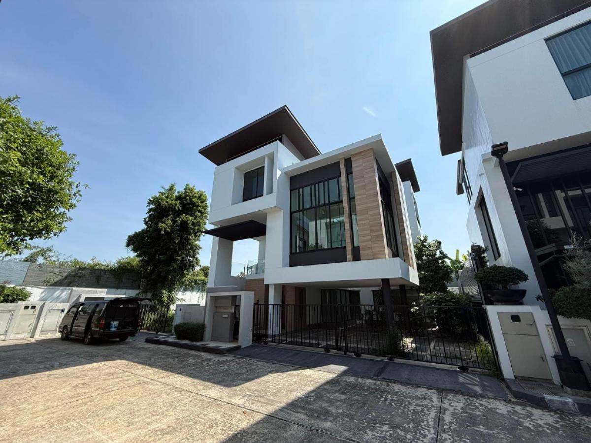 ให้เช่าโฮมออฟฟิศเลียบทางด่วนรามอินทรา : Rental :  House and Home Office in Ramintra , 350 sqm , 4 Beds 5 Bath , 3 Storeys , Parking Lot 3-5 , Maid Room  🔥🔥Rental : 130,000 THB / Month🔥🔥𝗠𝗼𝗿𝗲 𝗜𝗻𝗳𝗼𝗿𝗺𝗮𝘁𝗶𝗼𝗻 𝗙𝗼𝗿 𝗟𝗶𝘃𝗶𝗻𝗴 𝗮𝗻𝗱 𝗜𝗻𝘃𝗲𝘀𝘁𝗺𝗲𝗻𝘁📱Tel : (+66) 061-9979915 / Kat📱Line : https://lin.ee/x9GVw3K📱WhatsAp