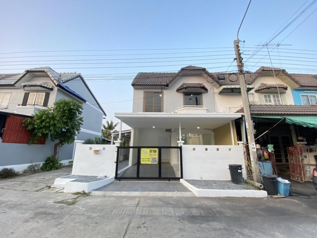 For SaleTownhouseNonthaburi, Bang Yai, Bangbuathong : For sale: 2-storey townhouse, corner plot, main road, newly renovated, minimalist style, Monrada Village 2, Bang Kruai-Sai Noi Road