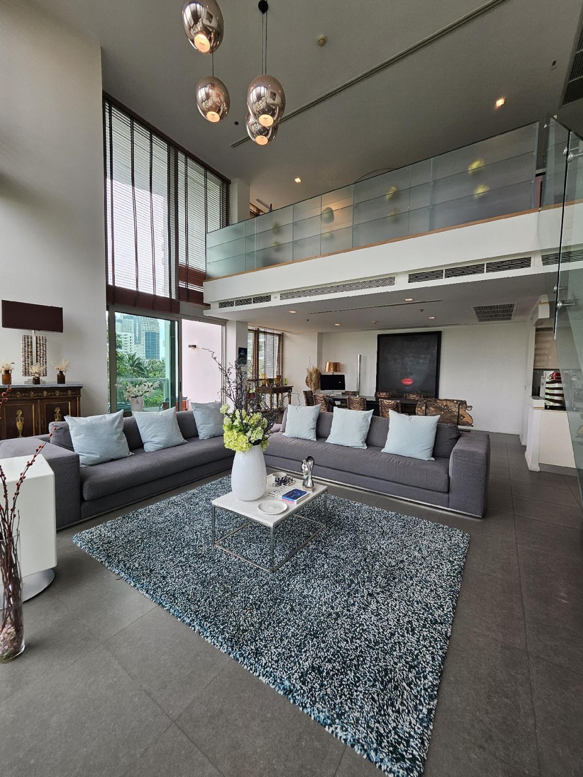 For SaleCondoWongwianyai, Charoennakor : Special offer below market price!! Luxury Duplex condo 250 sq.m. on the Chao Phraya River on Charoen Nakhon Road near icon Siam, fully furnished and ready to move in.