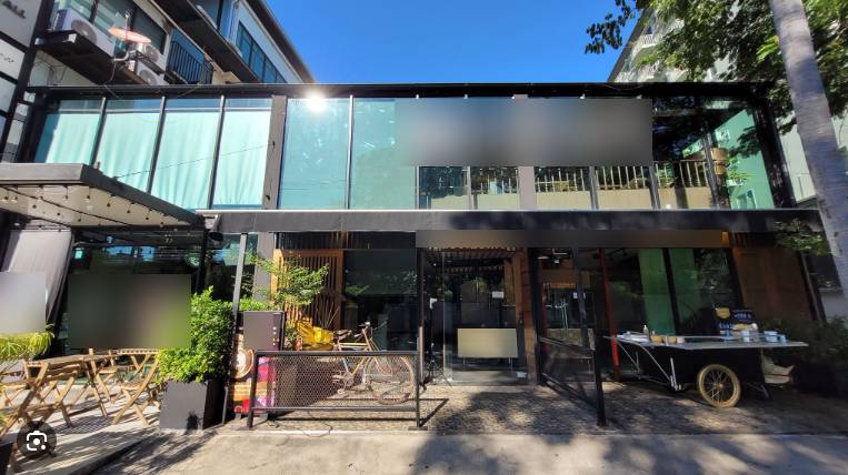 For LeaseholdRetailSukhumvit, Asoke, Thonglor : Restaurant for rent, Thonglor area, near BTS Thonglor, 2 floors, can be used as a barbecue restaurant or other types of restaurant.