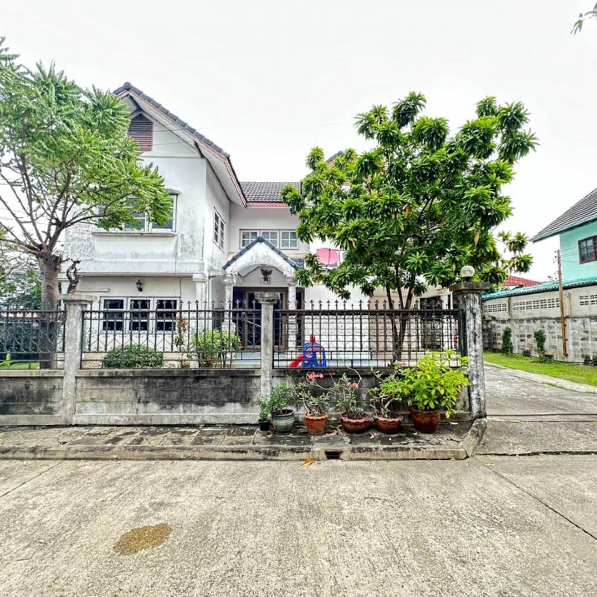 For SaleHousePinklao, Charansanitwong : Single house for sale, Soi Suan Phak 35, Taling Chan, Krisdanakorn Project