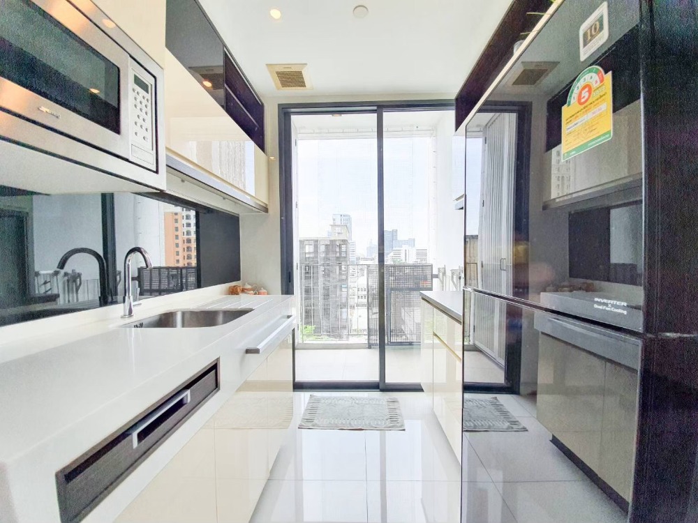 For SaleCondoOnnut, Udomsuk : Urgent sale, room has never been rented out!!!! Condo for sale The Room Sukhumvit 62 Size 44.90sqm (1bedroom/1bathroom) at a price of only 97,xxx per sq m.