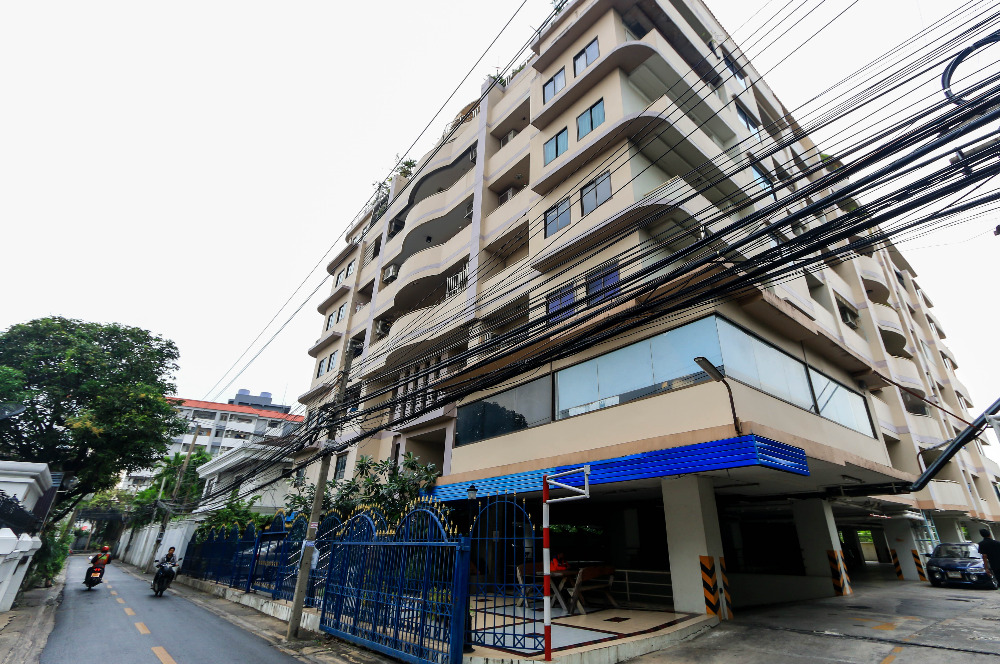 For RentCondoAri,Anusaowaree : Condo for rent Phasuk Place Ari Samphan 3, size 68 square meters, BTS Ari Station