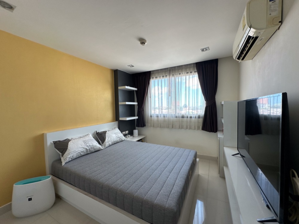 For SaleCondoSriracha Laem Chabang Ban Bueng : The Time Condo, Laem Chabang: Close to Kasetsart University, Sriracha Surrounded by amenities and numerous restaurants