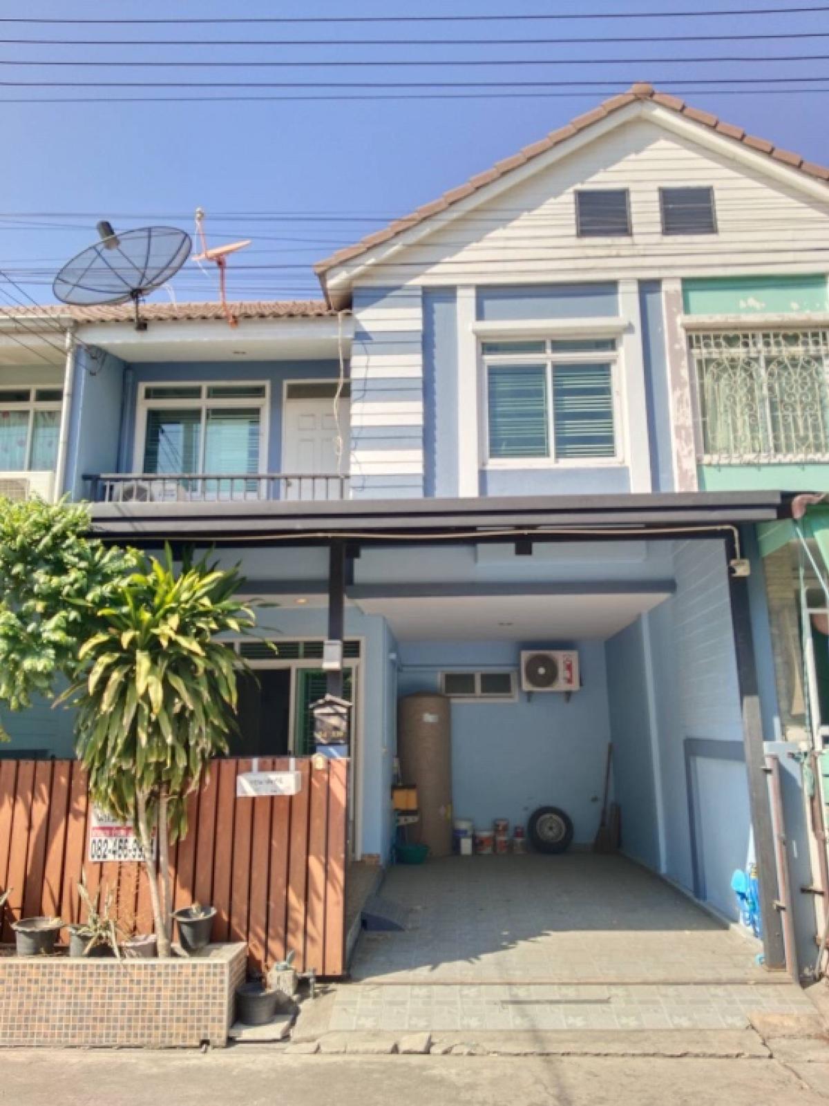 For SaleTownhousePathum Thani,Rangsit, Thammasat : Thananan Rangsit, Khlong Sam, beautiful house, ready to move in !! The addition of the kitchen and front of the house !!