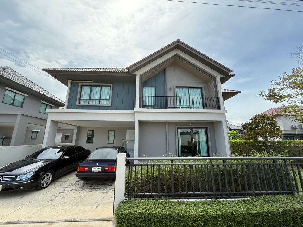 For SaleHouseSamut Prakan,Samrong : For Sell Single House Pave Bangna 4 beds 3 baths Corner Unit