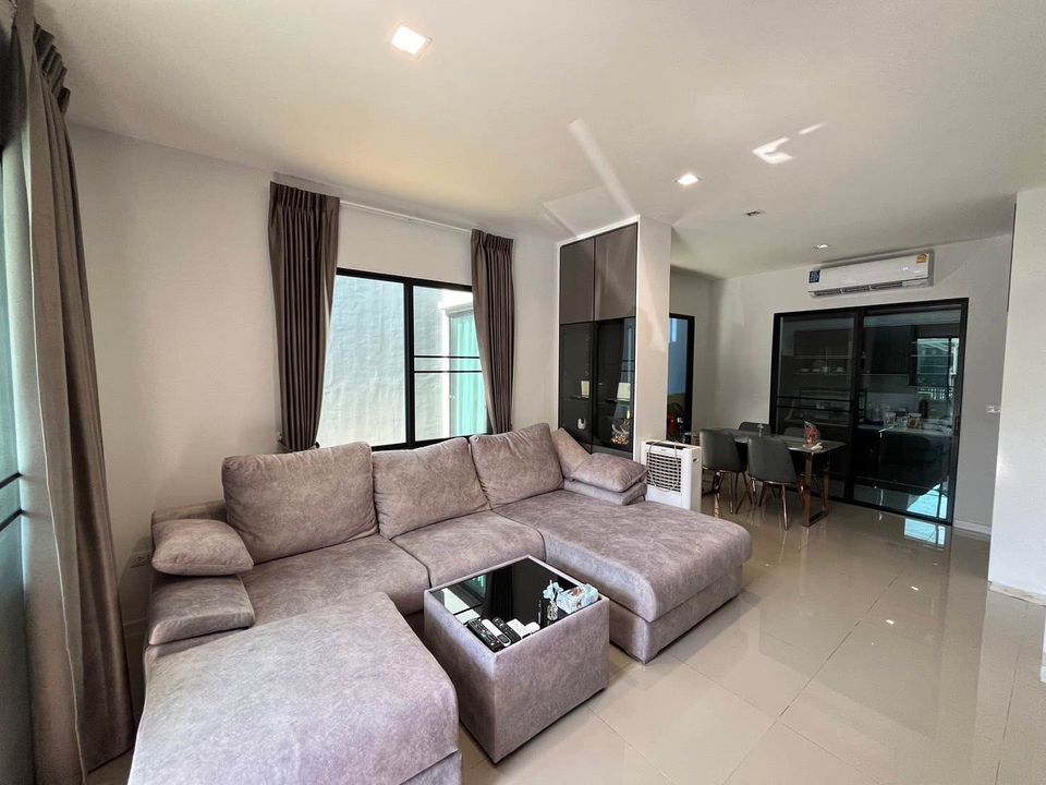 For RentTownhouseNawamin, Ramindra : 🔴35,000 ฿🔴🏘🏠 Townhome Sena Village Ram Intra Km. 9 ✅ Beautiful house, good location and shopping mall 🎉🎉 Happy to serve 🙏 Interested, please contact 𝙇𝙄𝙉𝙀 (very fast response): 📱 Property code 6711-0709 📱: Line ID: @bbcondo88