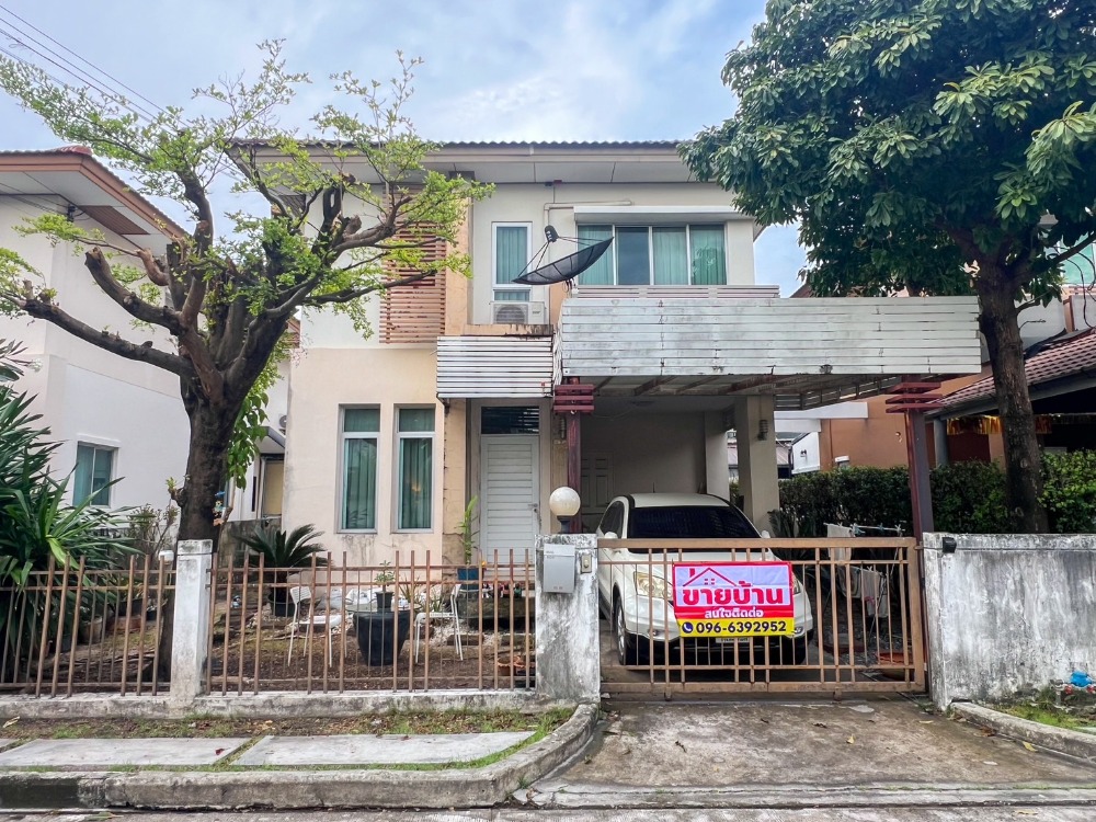 For SaleHouseLadkrabang, Suwannaphum Airport : Spacious Twin House Near Bangkok's New Growth Hub! For sale: Baan Prompat Rama 9 – Wongwan,10 minutes to Suvarnabhumi Airport