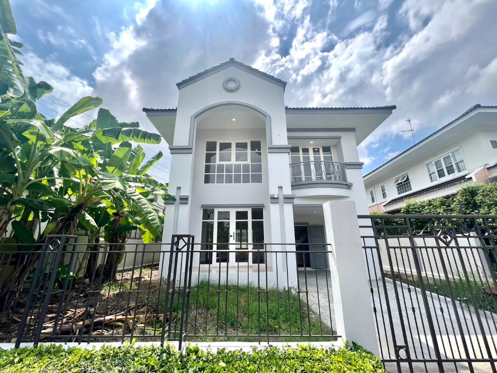 For SaleHousePinklao, Charansanitwong : Beautiful house, good price!! 2-storey detached house, completely renovated, very beautiful, ready to move in, convenient to travel, easy to get into the city, 2-storey detached house, 56.1 sq.w., area 220 sq.m., new condition, in Phanu Villa Village, Tal